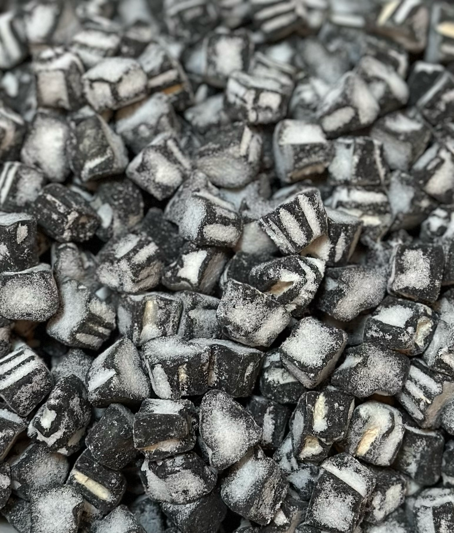 Salty Licorice Jungle Roar Djungelvral Swedish Candy Gummy